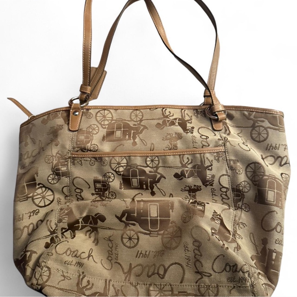 Coach Tan Tote Bag with Timeless Design